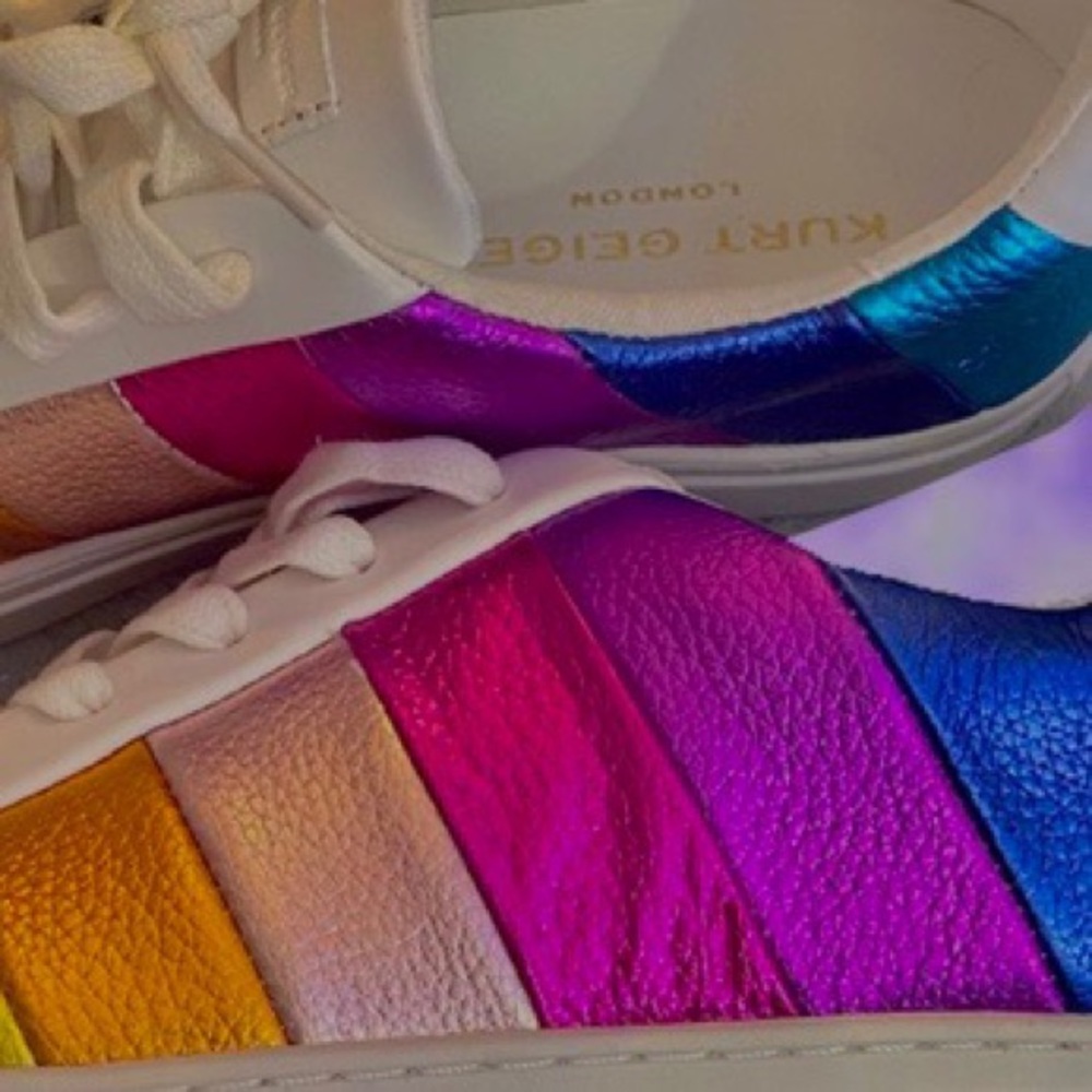 ✨RAINBOW KURT GEIGHTER SNEAKERS✨